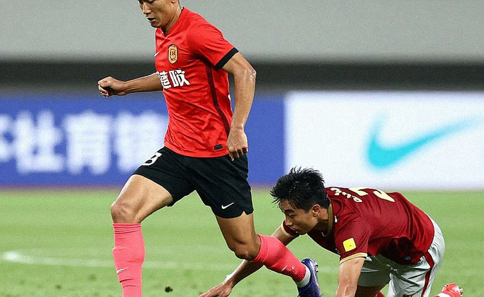 Ba bàn trong 12 phút tại Debrecen và một thủ tục được UEFA phê duyệt trước