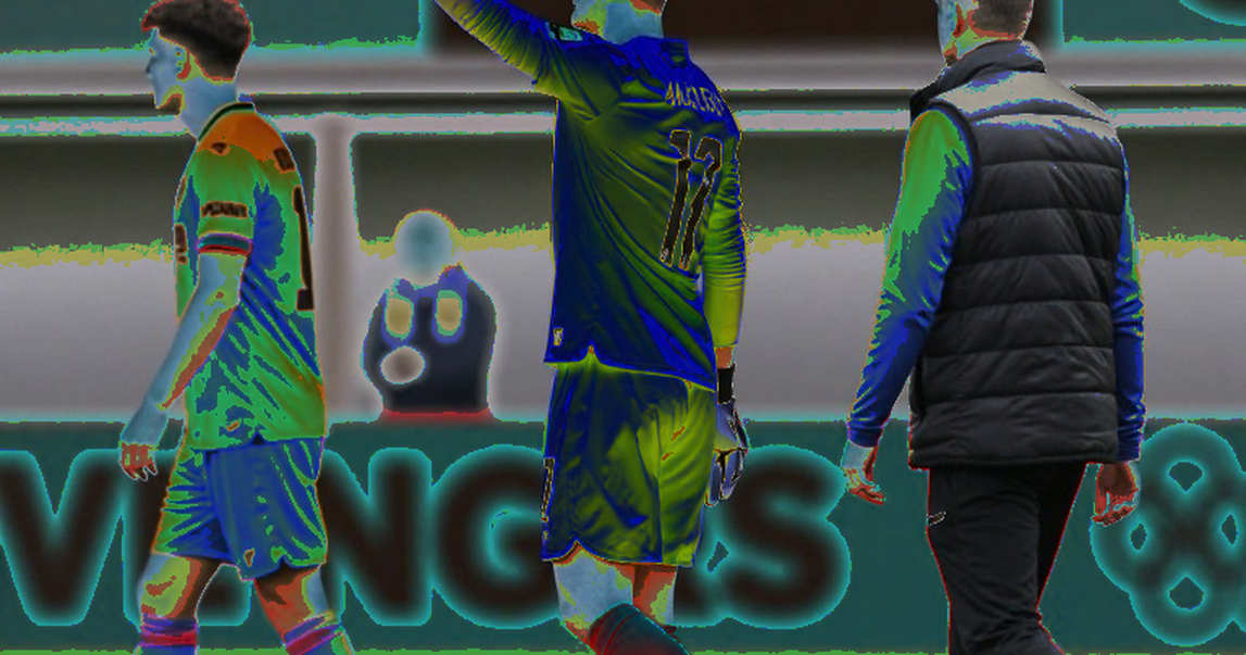 Hà Nội FC thua sốc 1-4 trước SLNA: Khi hàng thủ không có câu trả lời cho bóng tạt