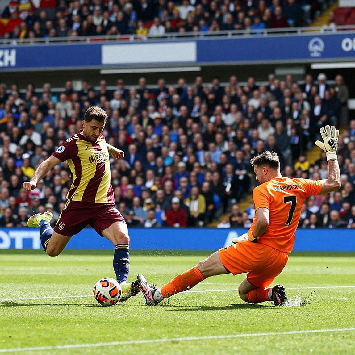 Arbeloa tố cáo trọng tài thiên vị Manchester United: Khi cảm xúc lấn át bằng chứng
