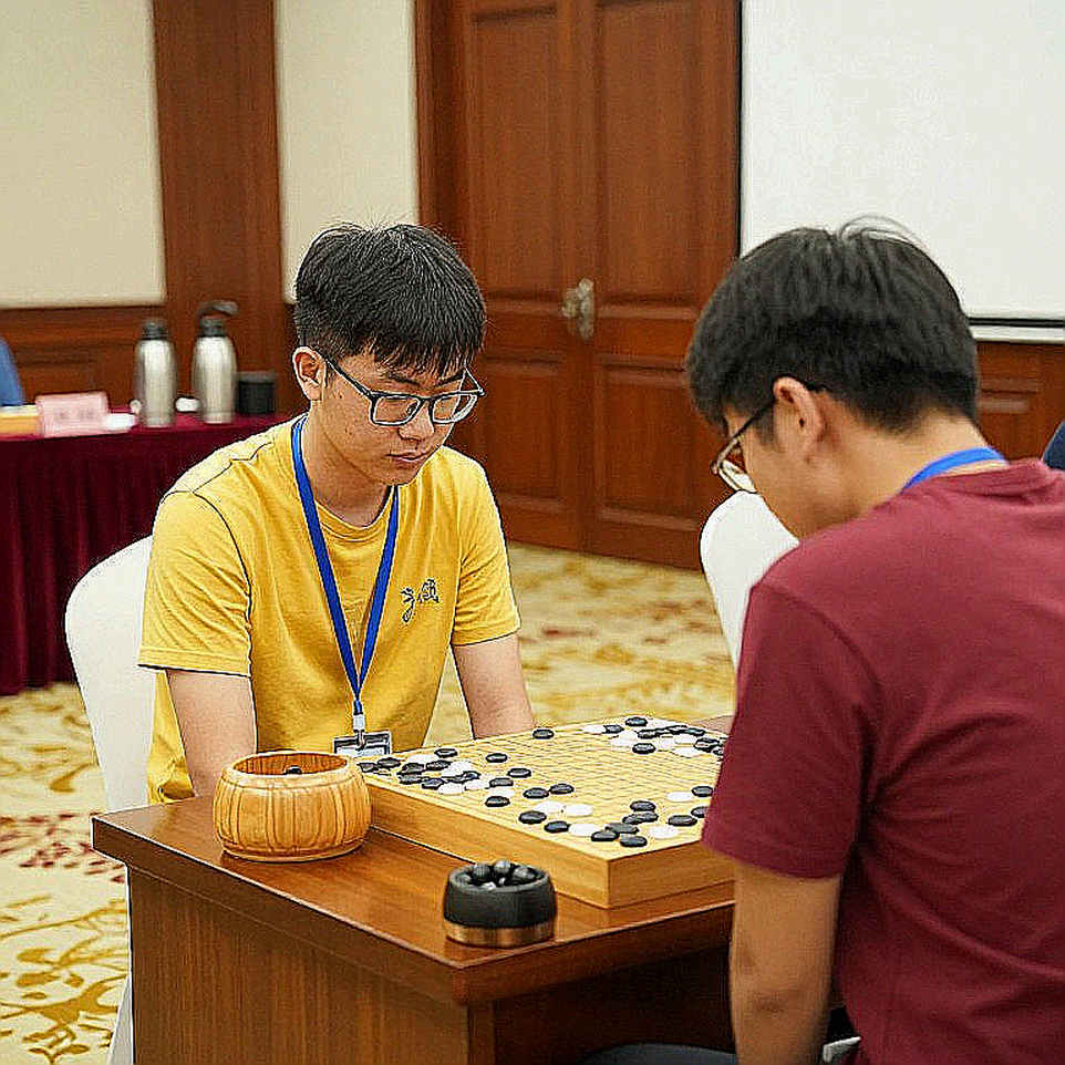 Elephant Gambit: khi Andrew Martin bán một nước bỏ tốt bằng uy tín thay vì dữ liệu