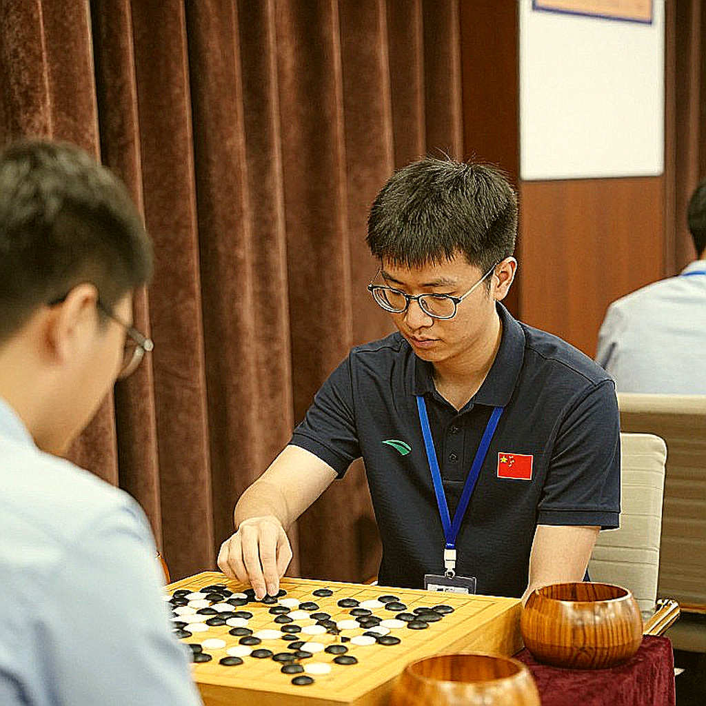GCL 2026: Nepomniachtchi gây sức ép nghẹt thở lên Carlsen trước khi vượt qua Sindarov nhờ đồng hồ