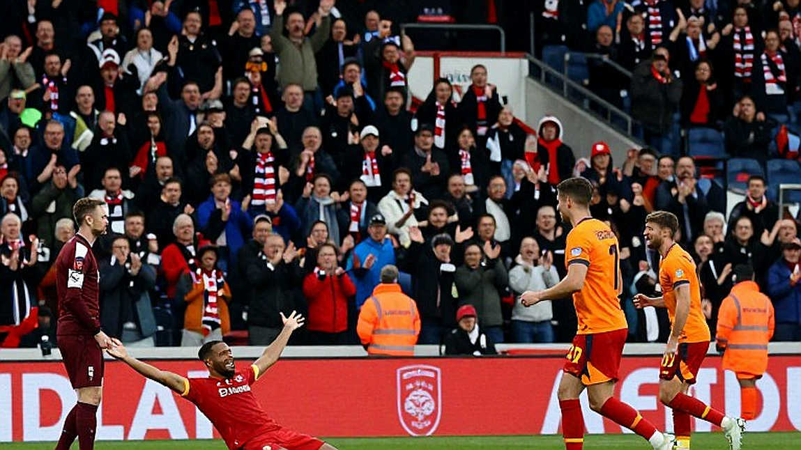 The "Hornicek" Goalkeeper at Selhurst Park: A Data Gap in the Premier League Feed Flowing Into Vietnam