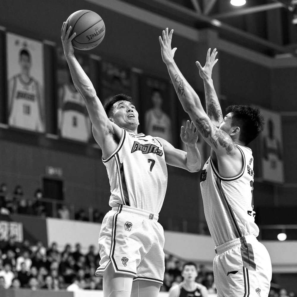Giannis Antetokounmpo mua biệt thự 13,5 triệu USD ở Pinecrest, đối diện căn nhà Tyler Herro đang rao bán