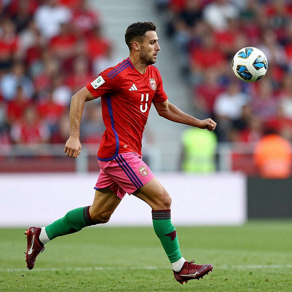 54 trận không một trọng tài Tây Ban Nha cầm còi: Khoảng lặng của UEFA và bài toán nhân quả