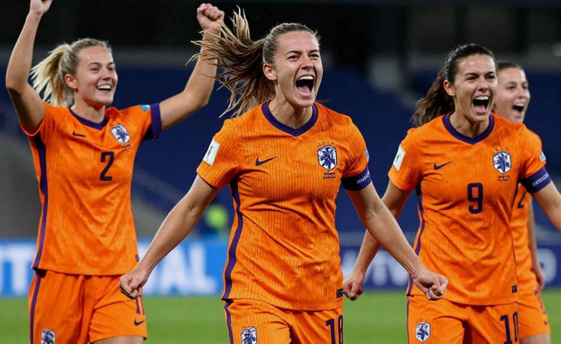 Raphinha hat-trick as Barcelona win 7-2 to set historic start Raphinha hat-trick as Barcelona win 7-2 to set historic start