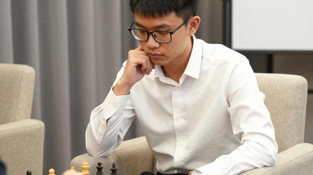 60 phút cho năm tổ hợp biến: Daniel King, Najdorf và logic gia hạn của lý thuyết cờ vua