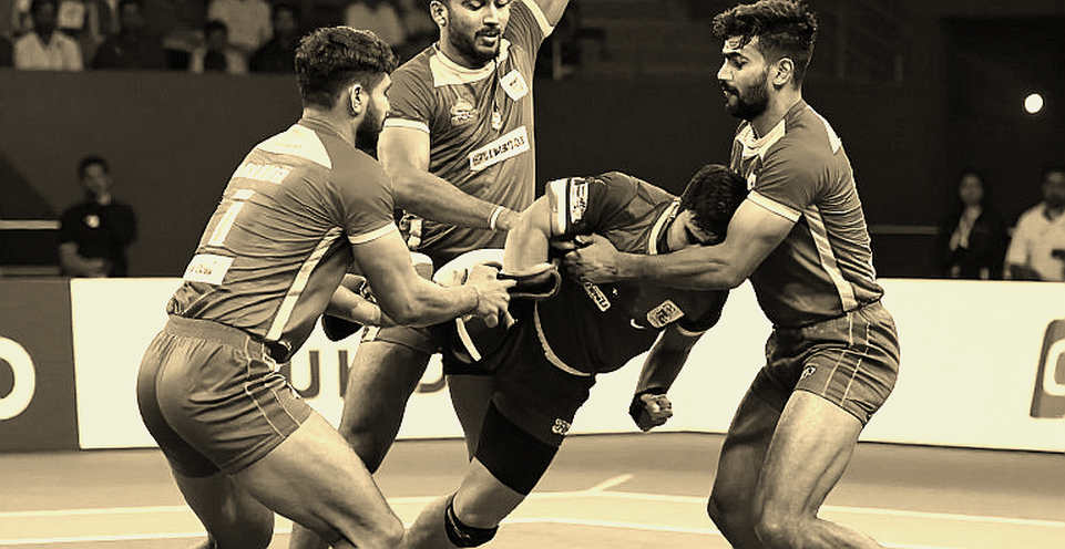 VAR tại V.League: Khi tranh cãi được chuyển từ sân cỏ vào phòng tối VAR tại V.League: Khi tranh cãi được chuyển từ sân cỏ vào phòng tối