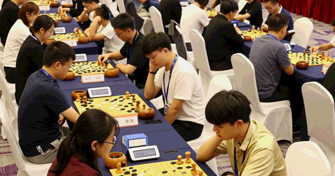 ChessBase Magazine #225: Bức Tranh Méo Mó Giữa Đầu Đề Báo Chí Và Nội Dung Thực Tế