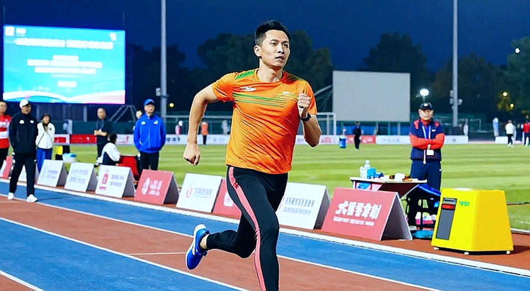 30.000 lần nhảy burpee, 155 giờ và một kỷ lục không có trọng tài