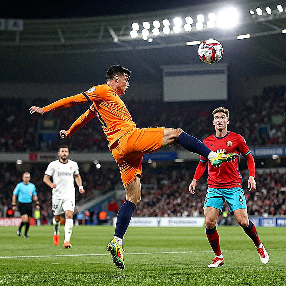 Montella thừa nhận sau trận gặp Italy: “Chúng tôi chưa quen chơi ở đẳng cấp này mỗi ba ngày”