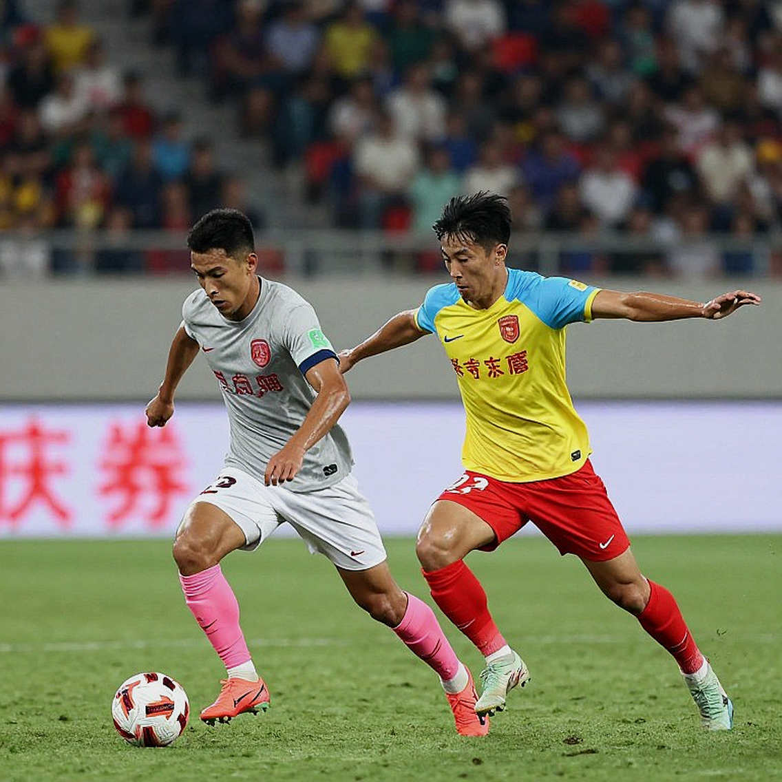 Vietnam 1-0 Philippines: One Chance, One Goal, and the Gap in Front of the Back Three Vietnam 1-0 Philippines: One Chance, One Goal, and the Gap in Front of the Back Three