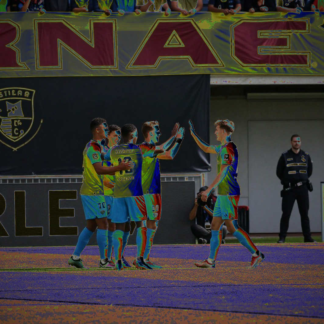 Nghịch lý V.League: xuất khẩu cầu thủ, không xuất khẩu được hệ thống Nghịch lý V.League: xuất khẩu cầu thủ, không xuất khẩu được hệ thống