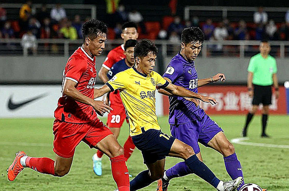 Vietnam lose Quang Hai before kickoff: the armband, the creative spark and the dead balls Vietnam lose Quang Hai before kickoff: the armband, the creative spark and the dead balls